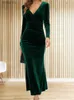 Urban Sexy Dresses Velvet Long Dress Women Elegant Fashion Slim Dresses Sexig Chic V-ringning Wrap Dress Ladies Party Evening Bodycon Fishtail Robes 240223