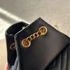 kvinnor söt mini crossbody väskor svart axel väska guld kedja mini hink väska designer väska spegel kvalitet läder lyxiga handväskor nya märkeshinkar handväska