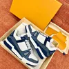 Designer Heren Dames Casual Schoenen Logo Reliëf Trainer Sneaker Luxe Louiselies Lederen Heren Trainers Zwart Wit Grijs Blauw Groen Platform Sneakers Vittonelies