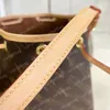 Neo Bucket Bag Designer Bag Luxury Neo Bags Cannes Handväskor Kvinnor Klassisk axelväska lås lås läder hink totes crossbody läder cylindriska totes