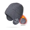 Beretten Men Dagelijkse beanie hoed met oorflappen Warme winter gebreide schedel pet buiten koud weer fleece gevoerde skiesneeuw