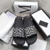 صندل مصمم Ltaly Slippers Paris New Rubber Slides Sandals Floral Brocade Women Men Slipper Flat Flat Flip Flop