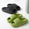 Sandali e pantofole da bagno per la casa per coppie alla moda 2024 Infradito da donna in schiuma rosa