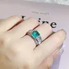 Anillos de racimo Temperamento simple Anillo de dedo esmeralda para niña Exquisito Zircon verde S925 Sello Girls Party Banquete Joyería Regalo