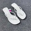 Pantofole Infradito estive da donna con eleganti tacchi bassi 2024 Scarpe da spiaggia Donna Pantofole da donna di grandi dimensioni con punta quadrata e cinturino sottile sexy J240224