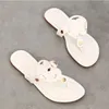 Mode tory sandaler berömda designer kvinnor miller glider flip flops rosa svart brun lyx läder original strandskor burches sandal dhgate tofflor armband