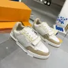 Designer skor basket casual skor virgil män kvinnor sko platt sko sko toppkvalitet sneaker gåva svart vit vandring abloh läder duk plattform tennistränare