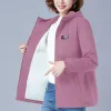 Hendek Mantaea Femme Kadınlar için Kadife Kırış Trençkot Ekle Yeni Kış Ceket Kadın Artı Beden Orta Yaşlı Anne Windbreaker 4xl