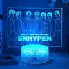 Nattljus Kpop Star Team Enhypen Figur Ljusanpassade medlemsstatyer Akryl Stativ Led Lamp Bedroom Fan's Room Decor Holiday Gift