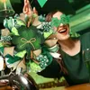 Dekorativer Blumenkranz zum irischen Festivaltag für die Haustür, 40,6 cm, grünes St. Patrick's-Netz mit Saugnäpfen für das Fenster