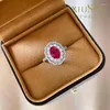 Bagues de cluster 925 Bague en argent Femme Diamant rouge Rétro Advanced Design Bijoux de mariage en gros