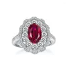 Bagues de cluster 925 Bague en argent Femme Diamant rouge Rétro Advanced Design Bijoux de mariage en gros