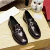 men men casual Feragamo and shoes for Lacquer with low cuffs leather leather shoes for business with trendy attire fashionable shoes leather MN6Z