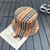 Burbery Hoed Designer Klassieke Vissershoed Geruite Heren- en Dameshoed Burbery de Trend Zonneblok Wastafelpet Luxe Mode Dames- en Heren Bucket Hats 8952