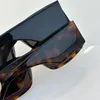 654 Black Squared Sunglasses Dark Grey Lenses Women Shades Sonnenbrille Sunnies Gafas de sol UV400 Eyewear with Box