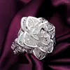 Klusterringar 925 Sterling Silveröppning Tre-nivåer Blommor för kvinnor Fashion Wedding Engagement Party Gift Charm smycken