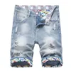 Jeans masculine masquage bleu clair en denim short été trous mâles mâles courte homme fit déchiré la taille de l'ajustement 42