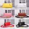 yy Designer Sling Cousin Bag Bag Wallet Multi Color Handbag Prestrap Cross Body Chain chain straps اثنين من الأشرطة Embos233p