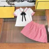 New Girls Dress Set Summer Short Sleeve Kids Tracksuits Storlek 110-160 Lace Bow Tie T-shirts och Letter Tryckt kjolar 24Feb20