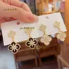 Stud Clover Designer Studs Clip Mother of Pearl Mid Size Ladies Earring Sier Ear anillo para 2024 tiendas de regalos para mujeres de moda