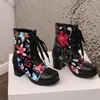 Laarzen 2024 Fashion Sweet herfst borduurwerk enkelmeisjes blokhooghoogte hielplatform feest prinses schoenen zwart wit 12 14 16 18