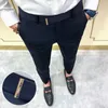 Spring Men Pants Korean Slim Fit Men Casual Kidence Pants Mężczyźni Mężczyźni Wysokiej jakości czarny szary sukienka Khaki garnitur 240222