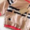 2024 New Boys and Girls Letter B Hooded Zipper Coat Classic Khaki Check Pattern Fashion Rush Coat