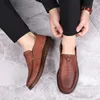 Hoge kwaliteit lederen heren casual schoenen handgemaakte lichte heren loafers ademend comfortabel wandelen slipon rijden 240223