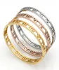 Vends marque chiffres romains en acier inoxydable argent Couples bracelets de manchette pour les femmes men6847129