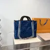 Winer pena totes para mulheres saco de compras deaigner bolsas para baixo jaqueta saco crossbody bordado carta flower301d