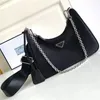 패션 재 편집 2000 2005 Safino Nylon Triangle Bag Luxury Pradhand 여성 캔버스 크로스 바디 핑크 디자이너 가방 남성 체인 클러치 토트 지갑 포크 숄더 가방