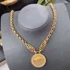 Collier pendentif portrait sculpté mythe classique, créateur de colliers, personnalité hip hop pour hommes et femmes, matériau en laiton de haute qualité, bijoux de créateur, meilleur cadeau