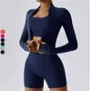 2024 LULULEMENI YOGA 3 Piece Women's Shorts Gym Träning Kläder Kvinnor Crop Top Fiess Short Jacket Sports BH ActiveWear Set Wokrout 666ttt
