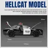 Diecast Model Cars Metal Cars Toys Scale 1/32 Dodge Hellcat Police Diecast Alloy Car Model for Boys Children Barn Toy Fordon Ljud och ljus