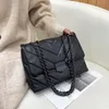 2021 V Muster Stepp Schulter Taschen für Frauen Hohe Qualität Pu Leder Klappe Umhängetasche Weibliche Edle Temperament Sling Handbag2716