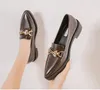 Loafers Designer Kadın Akşam Partisi Elbise Konfor Kalın Alt Alt Yumuşak Deri Altın Ton Toka Moda Şık F