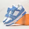 Designer Heren Dames Casual Schoenen Logo Reliëf Trainer Sneaker Luxe Louiselies Lederen Heren Trainers Zwart Wit Grijs Blauw Groen Platform Sneakers Vittonelies