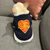 Дизайнерская одежда для собак Брендовая одежда для собак Хлопковая футболка для собак с классической надписью в форме сердца Летние весенние рубашки для щенков Мягкая дышащая футболка для домашних животных для маленьких собак S A744