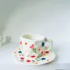 Kupalar el sıkışmış seramik fincan kahve ve tabak seti tatlı kase düzensiz kupa retro ins çiçek tozu renkli çay fincanı