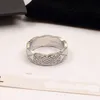 Anello con diamante da donna di design Zircone romantico brillante pietra rotonda da sposa Gioielli di moda da sposa Anelli di fidanzamento per le donne