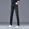 Jeans masculinos designer primavera e verão nova abelha bordada elástica denim calças compridas leggings masculinos marca de moda juventude desgaste 3a9s