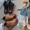 Boots Kids Girls 소년 가죽 패션 트렌드 소프트 플러시 따뜻한 모피 눈 부츠 겨울 어린이 스포츠 신발 운동화