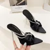 Sandaler ihåliga slingback kvinnor skor kedjor bling zapatos mujer designer chaussure femme peep toe tunna klackar lyxig stilett