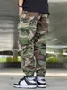 Bawełniana mieszanka Camo Multi Flap Pockets Mens Proste nogi Spodnie Ładunki luźne spodnie na zewnątrz spodnie taktyczne dla mężczyzn 240220