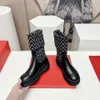 2024 Botas de diseñador Zapatos de calcetín de lujo para mujeres Otoño Invierno Plataforma de cuero genuino Botas elásticas Borde volteado Patchwork VT Zapatos