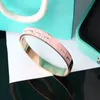 Armband Designer Luxury Armband Kvinnor smycken rosa rostfritt stål Fashion Gift Party For Women Men Nail Armband Silver Classic Designer Jewelry