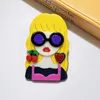 Broches de verão moda óculos de sol legal menina acrílico para mulheres engraçado dos desenhos animados pinos crachá designer jóias