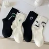 Chaussettes décontractées en coton brodé japonais pour femmes, mode motif cœur, Style coréen, bonneterie Tube central, croix Jk