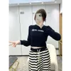 Miumius Designer Knitwear Luxury Fashion for Women Loose and Bekväm stickor TEES Tidig Autumn Short Fit Basic Sticked Bottom For Shirt