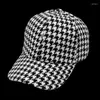 Bola bonés clássico masculino houndstooth boné retro beisebol branco preto xadrez chapéus para mulheres